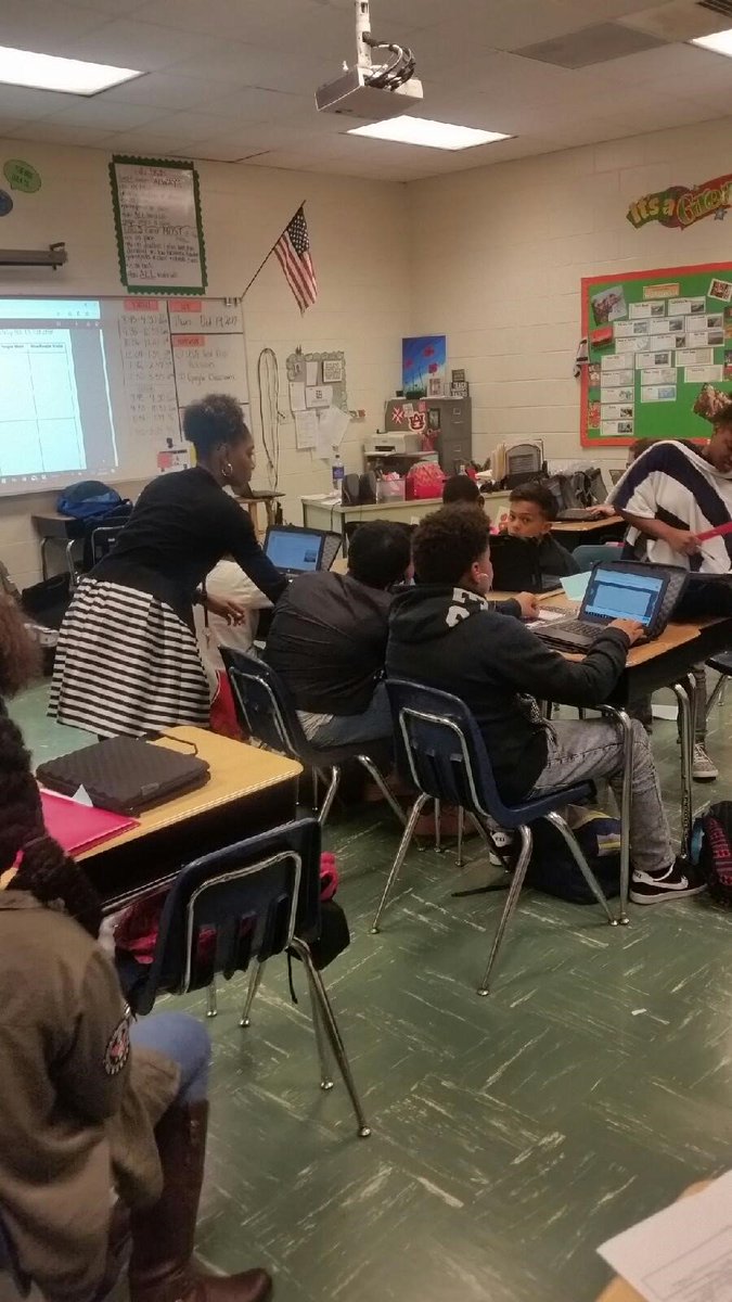 SMS_HCS's tweet photo. PL in action. Mrs. Jones 7th grade Social Studies
#ensuringsuccess #cohort18 #pilotclass
#StockbridgeStrong
#TigerPride https://t.co/EYmY01th9L
