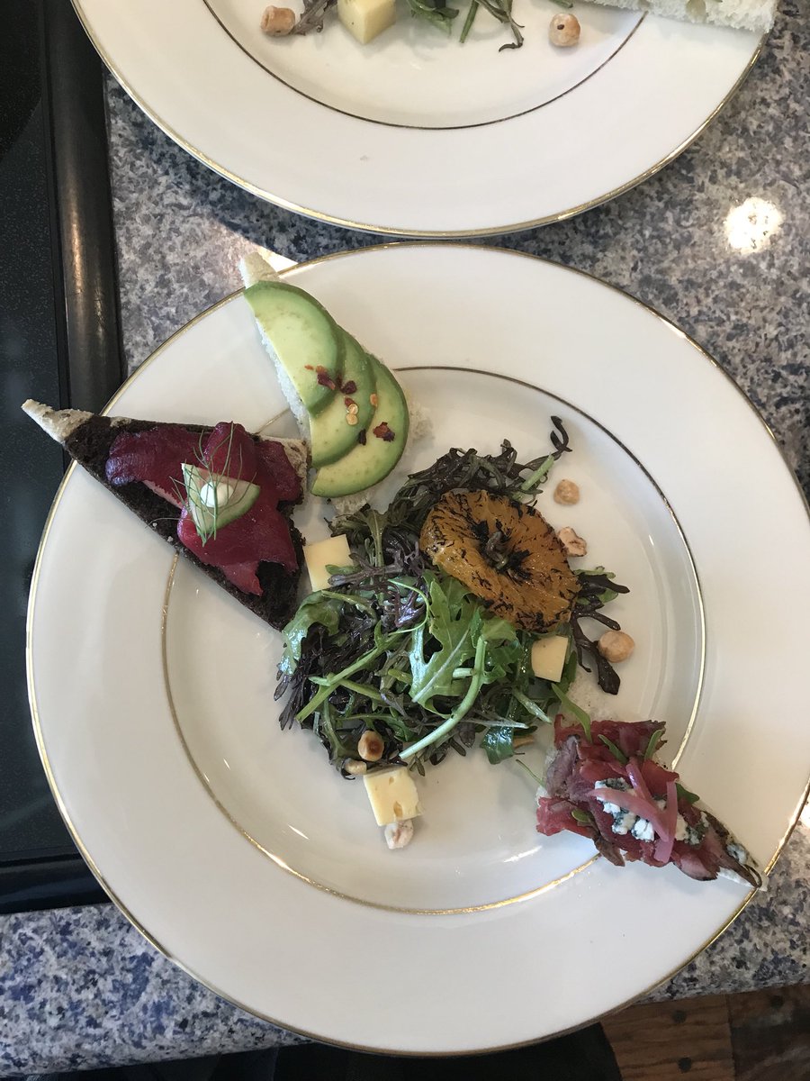 ChefRohan's tweet photo. @ChefRohan #BHBrunch #TartineTrio #BigBoySalad #chefrohan #sweetservice https://t.co/QpV5rtki8s