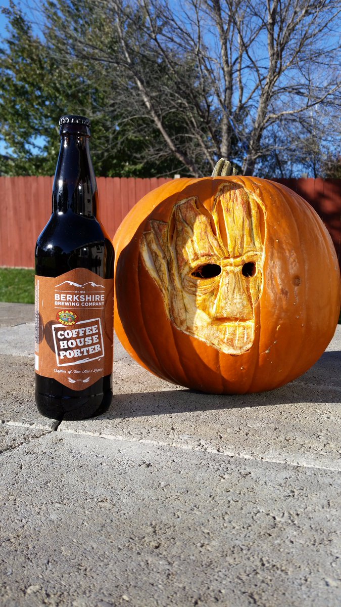 JoeJavaStout's tweet photo. Yes I know Pumpkin picture - Pumpkin beer. Moving onward to an amazing Porter. Check out my review: https://t.co/cuduMlWsHv #portertime https://t.co/4rAFXO5uId