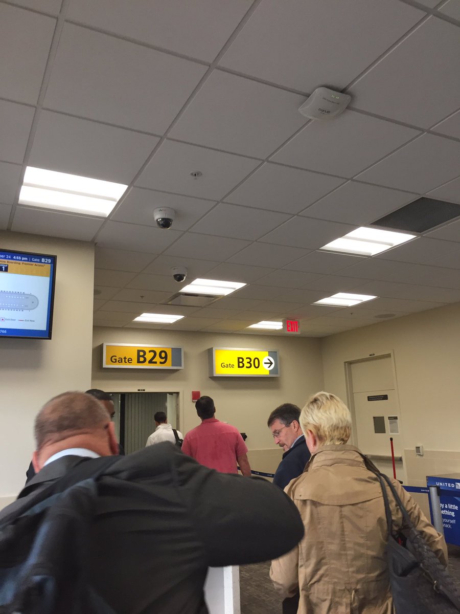 xdwifi's tweet photo. Thanks to the @ArubaNetworks customers/partners who attended #ATMLocal Columbus! I was seen to my plane by the great #WiFi @columbusairport https://t.co/e9O6aibx7Q