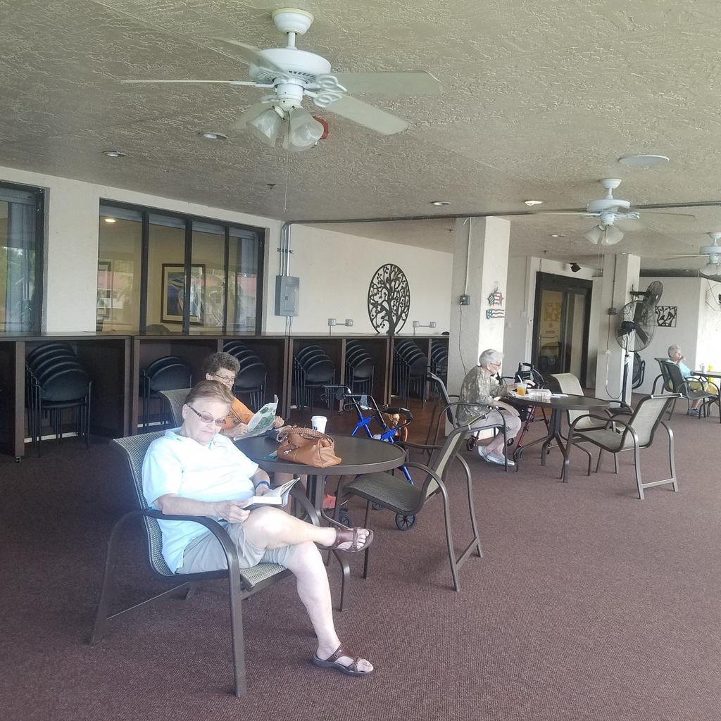 Helpfull100's tweet image. This is how I want to spend my days as a senior Citizen.