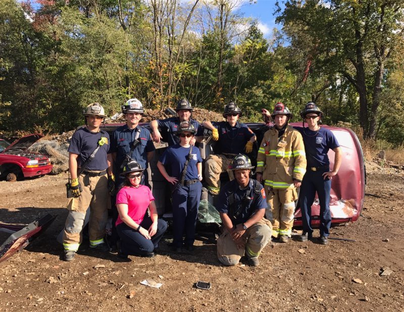 ArlingtonVaFD's tweet image. Units from Station 109-C met up with Units from Station 410-C today to do a joint drill at Davis Industries. #AlwaysPrepared #MutualBox