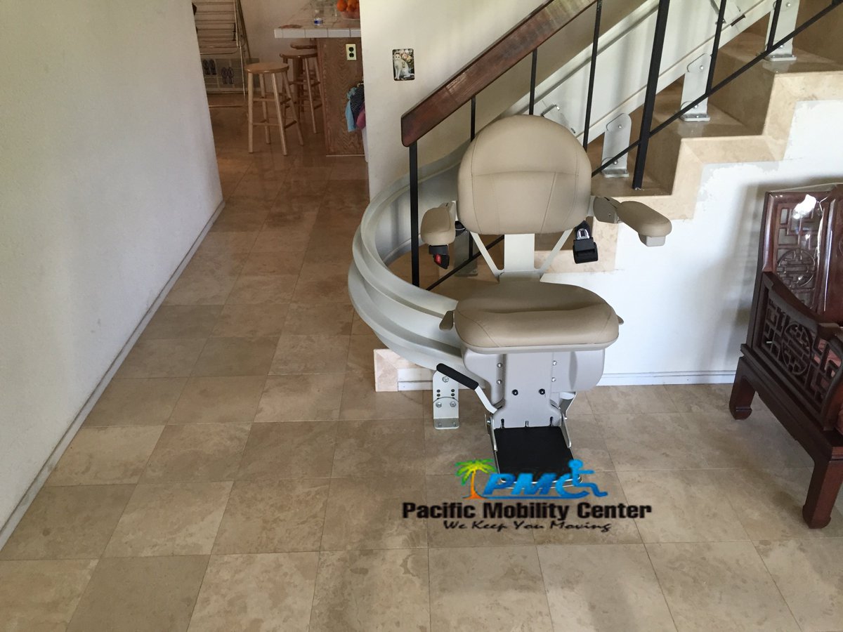 PMCIncorporated's tweet photo. #Custom stairlift in beautiful #SanDiego home.
#PacificMobility #Independence #AgeInPlace #BetterWithBruno https://t.co/mq1K4UyOmM