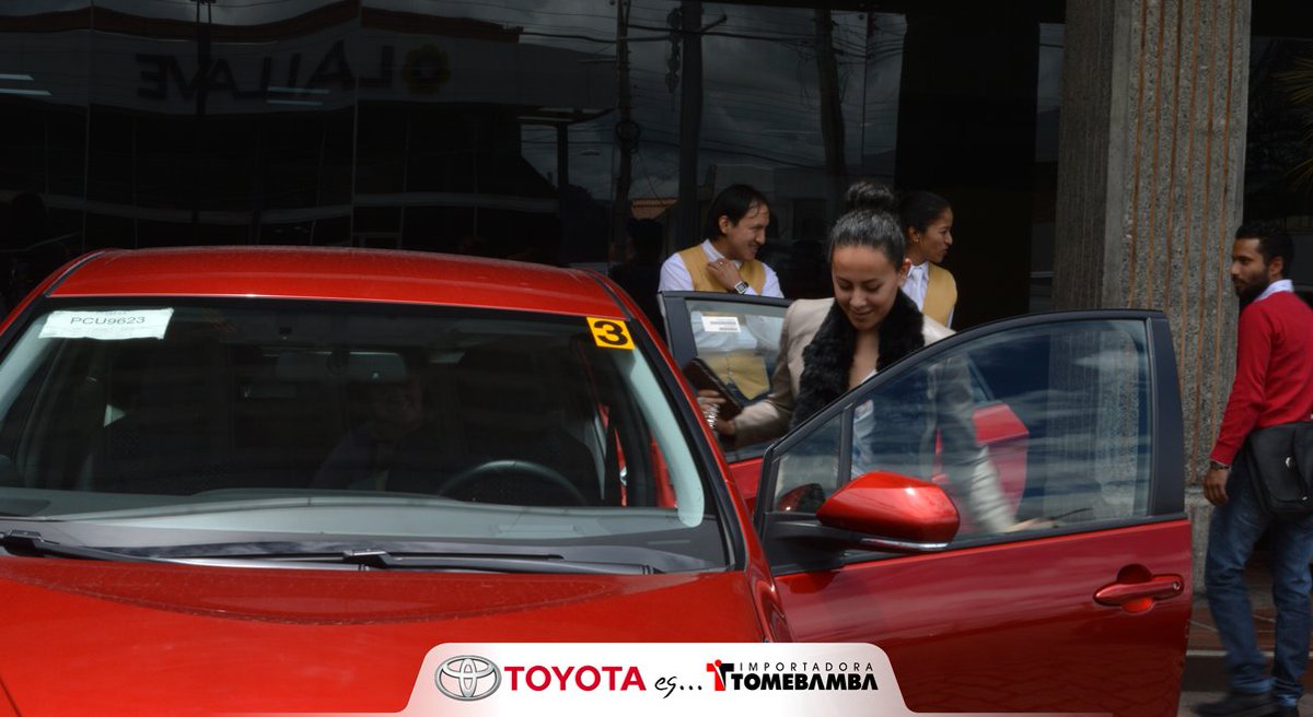 ToyotaTomebamba's tweet photo. Nuestros clientes disfrutaron del test drive del #PRIUS4G, pero sin antes capacitarse sobre el  funcionamiento y beneficios del Híbrido. https://t.co/bdUgSM9yAZ