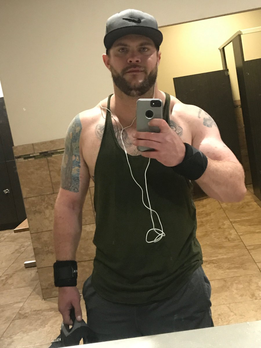 richardellis319's tweet photo. Back in it https://t.co/k6B1D5t5Uc