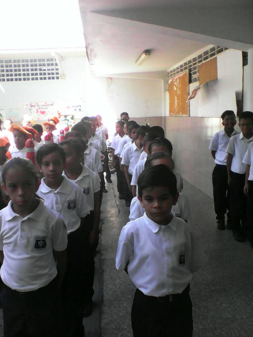 MPPSMiranda's tweet photo. MIRANDA. Juramentación de Brigadas de Salud, desde el colegio "José de Jesús Arocha" de petare, gracias al gobierno @HectoRodriguez https://t.co/NhwBnYlBuM