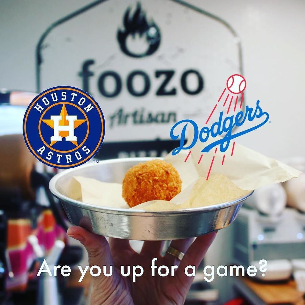 eatfoozo's tweet photo. Guess the end result for a chance to win a $15 gift card for Foozo.
You have one hour. Go! Go! Go! https://t.co/vovcg5v0rz https://t.co/5dbOB1GDuf