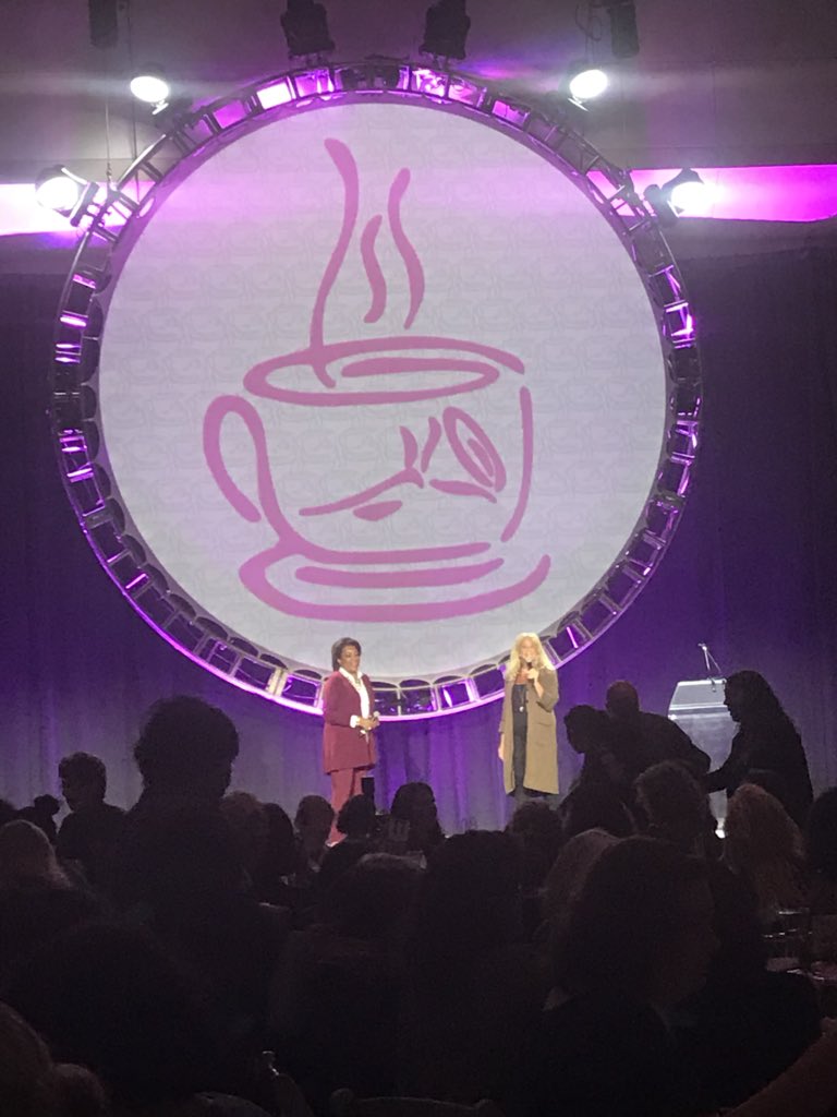 esposito_kris's tweet photo. @rosiesplace #FWSB17 @PLAgroupBoston @MaureenRystrom @esposito_kris 1700 people coming together! https://t.co/M1p40NAHRo