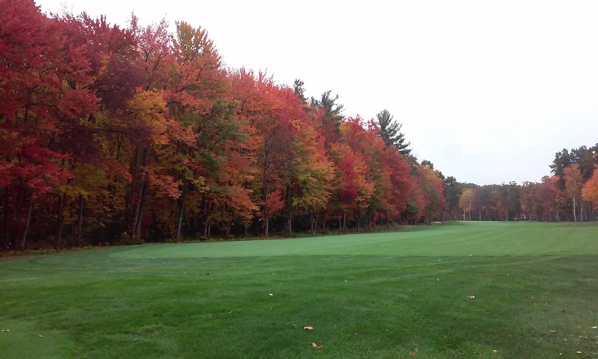murph362's tweet image. Good day for Fall Golf today @ Atkinson Resort #fallgolf#Atkinson Resort and country club