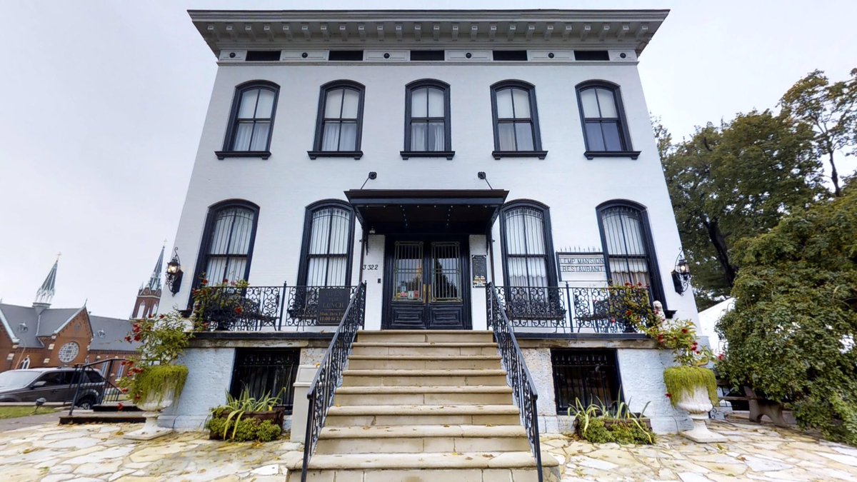 invelopnow's tweet photo. Follow the link on the last post to take the #3dvirtualtour #stlouis #matterport #hauntedmansion #beerbarons #lempfamily #lempbrewery https://t.co/7sge31WaoO