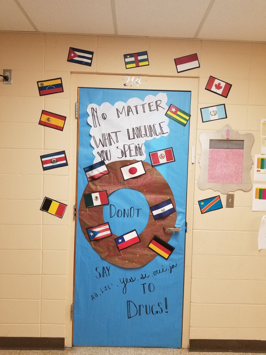 mrs_jhartman's tweet photo. Red Ribbon Week door competition...I hope we win! #worldlanguageclass #DecaturMiddle https://t.co/gTRLdBHYOs