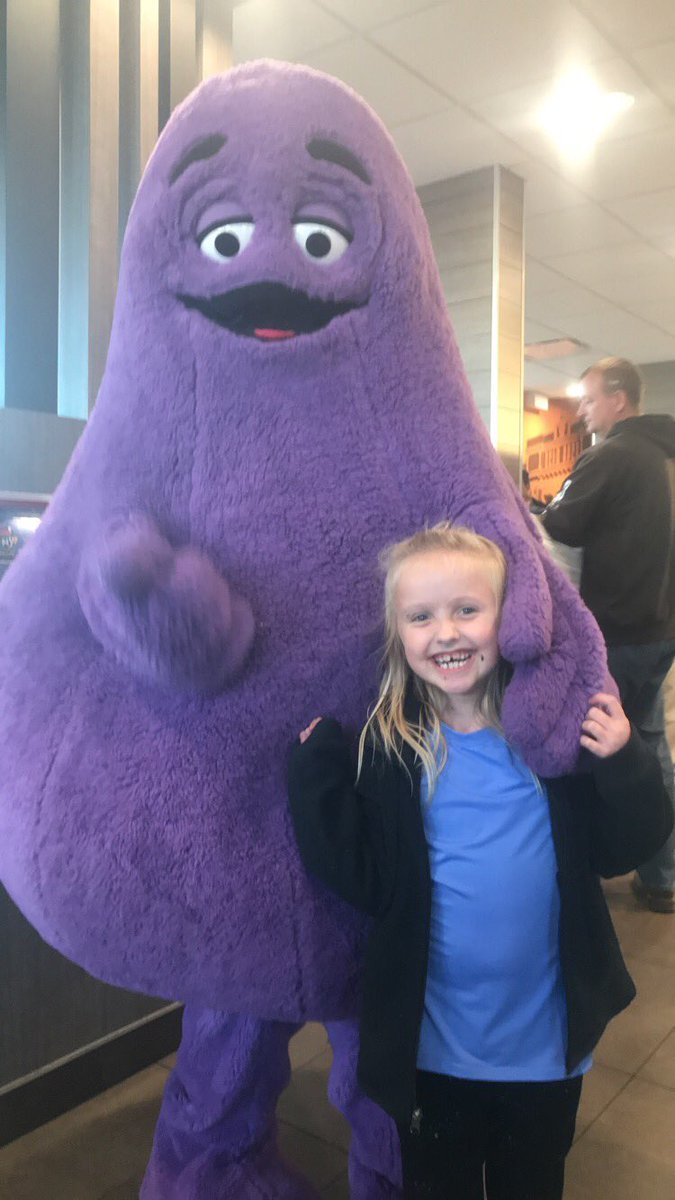 😂Told Laney, that aunt Holli was the purple guy at Timmerman night at McDonald’s! <a href="/hollihoelting/">Holli Hoelting</a> #McTeacherNight