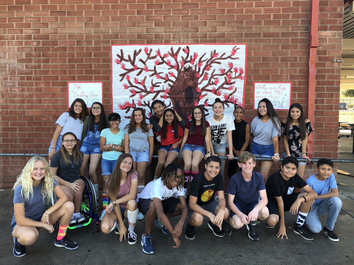 cope_web's tweet photo. Drug Free Tree for Red Ribbon Week! Thank you Publicity Girls for making this poster for WEB &amp; Cope! @CopePrincipal https://t.co/KOT8pUuM4S