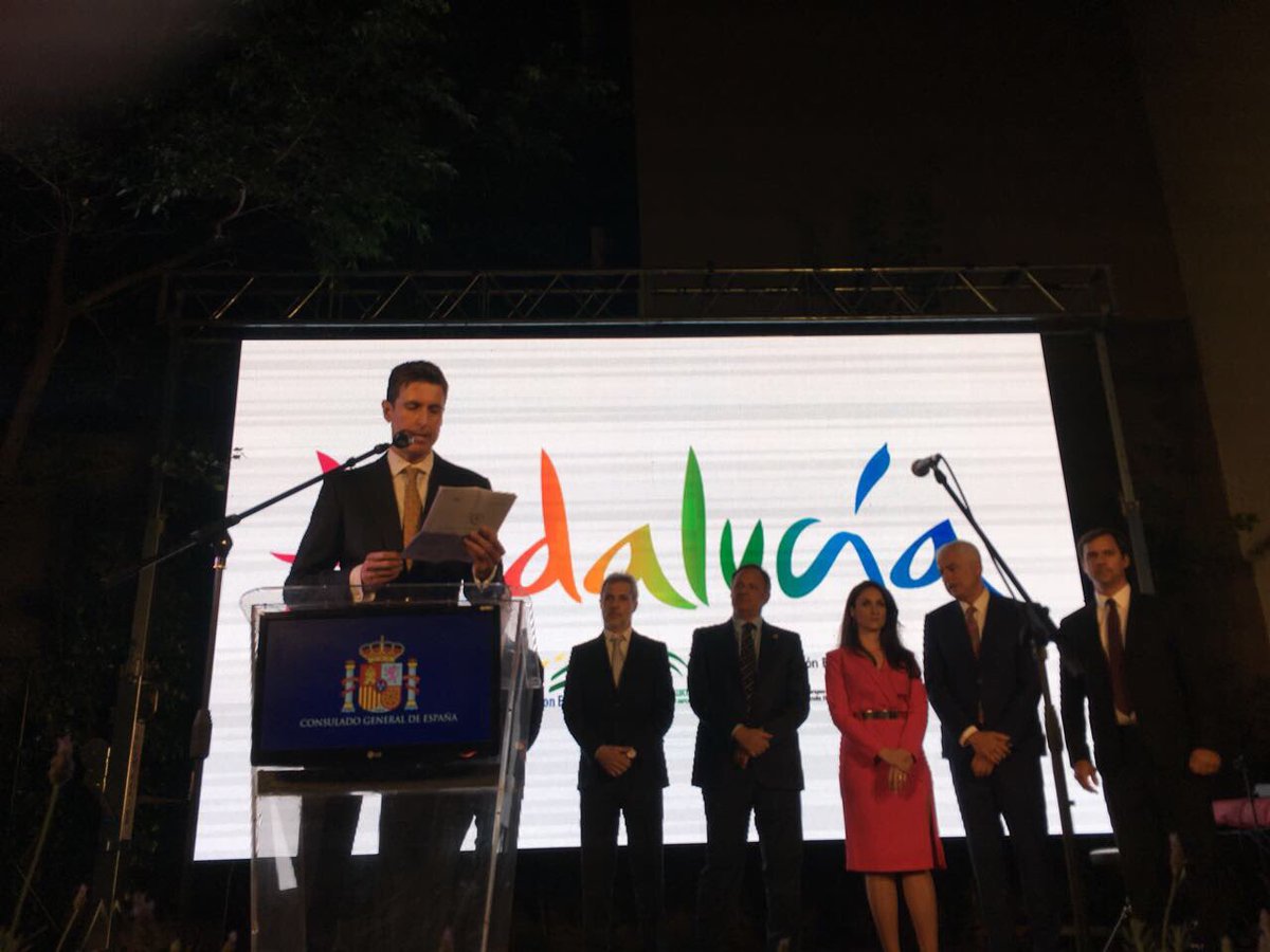 turismocba's tweet photo. Presentación de la ruta De Córdoba a Córdoba, pasando por Andalucía en el Consulado Gral. de España https://t.co/8r6rYXIXFS #CbaESP #CbaARG https://t.co/wEYJeiUPpB