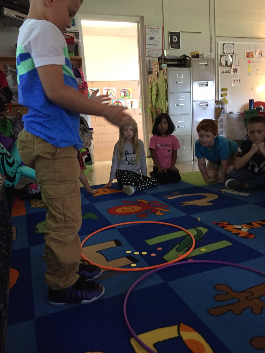MissRepettoNES1's tweet photo. In #guidedmath we are working on different ways to make a number #InsideOutsideGame #WeAreNorthern https://t.co/Mb3DDkvba6