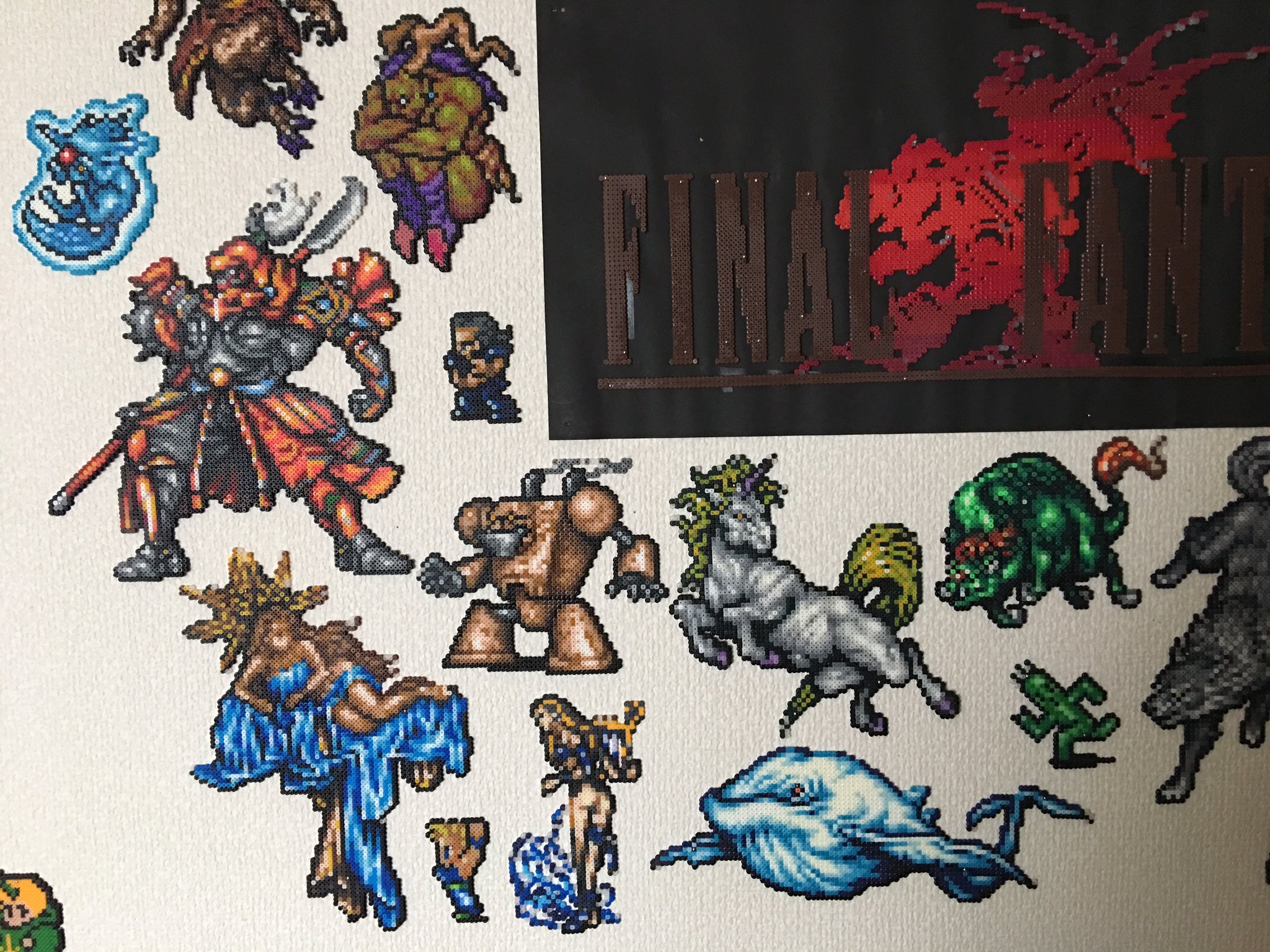 تويتر ゆずきち على تويتر Ff6の全幻獣制作完了しました 制作期間 5月 10月 約半年 総ビーズ数 不明 ミニフューズビーズにて作成 予想してたより長く掛かったし 大変だったけど楽しかった W まだ反対側が満足してないので作成中 アイロンビーズ ミニ