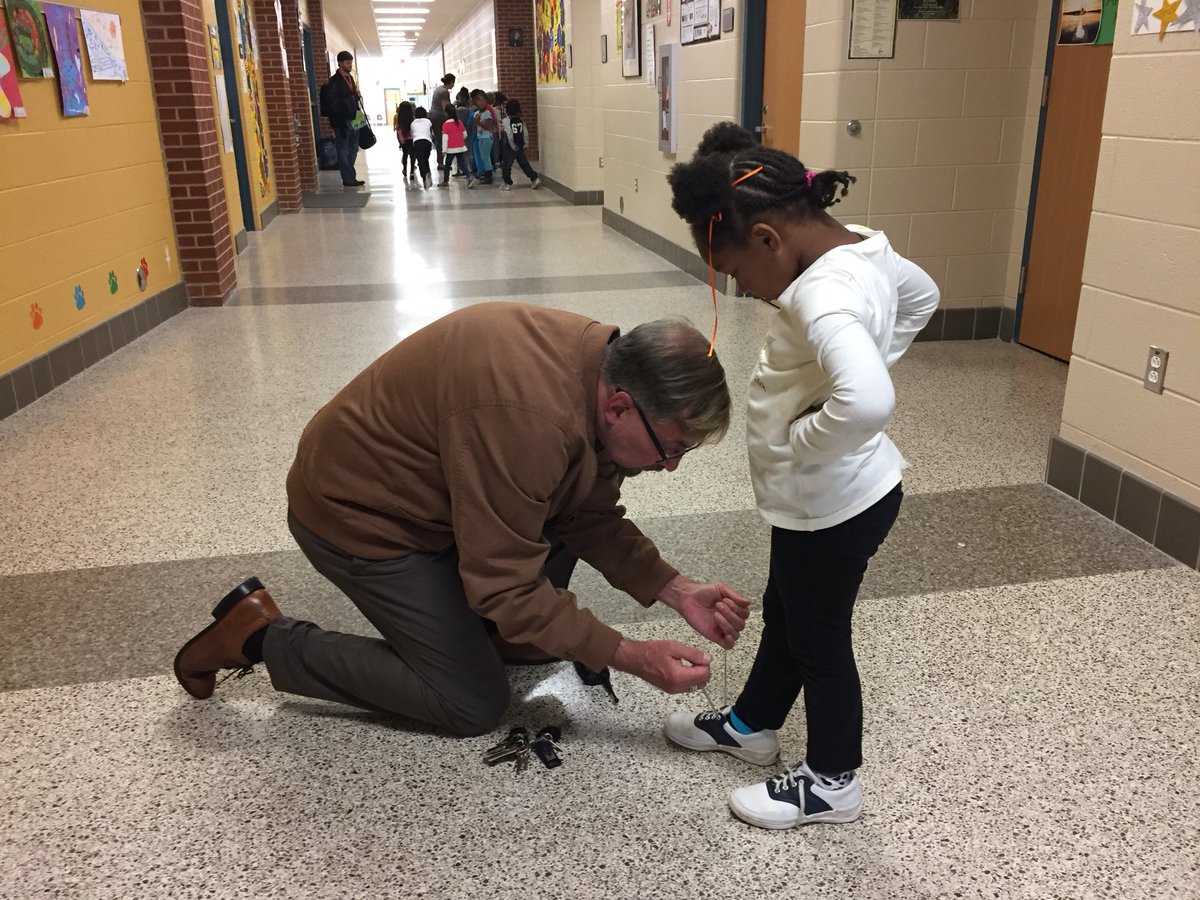 DLESOrchestra's tweet photo. An awesome principal will tie a shoe at a Kinders request at #DLESFocus #wsfcscv https://t.co/QOp3ITfxPk