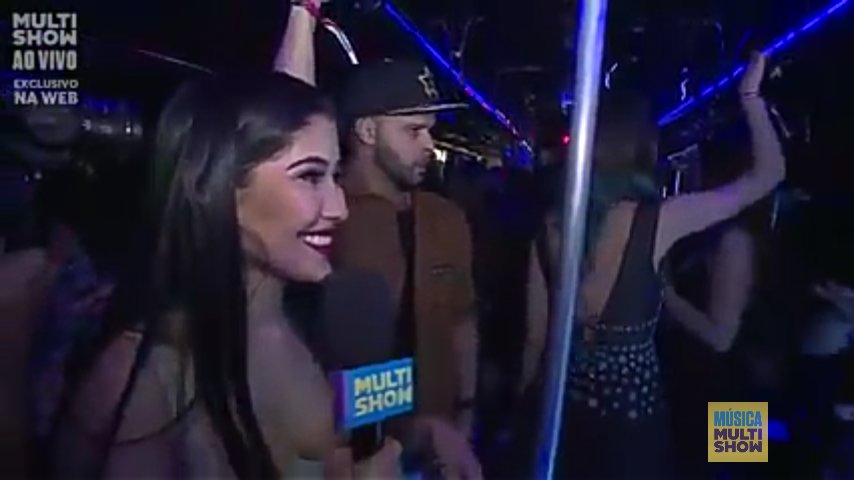 thay_bagaceira's tweet photo. O sorriso mais lindo que você vai ver hoje THAY NO PRÊMIO MULTISHOW #MPN #ThaynaraOGGata https://t.co/oCnceVzdJY