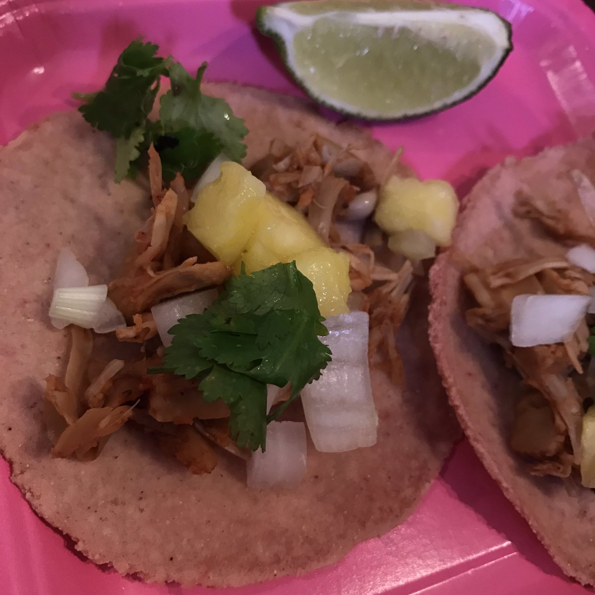 HealthSwellness's tweet photo. For #tacoTuesday, here with @foodora_ca for the #FakeTaco event. #goodfoodtour #vegan https://t.co/LaixKQDeGC