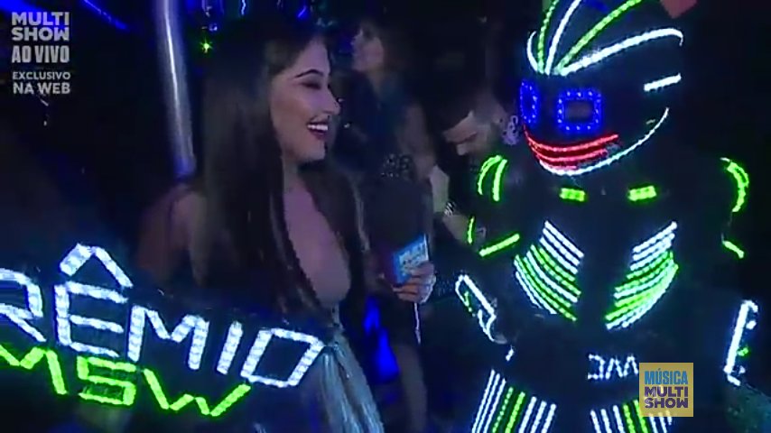 thay_bagaceira's tweet photo. Só nas dancinhas THAY NO PRÊMIO MULTISHOW #MPN #ThaynaraOGGata https://t.co/rr82TunlsS