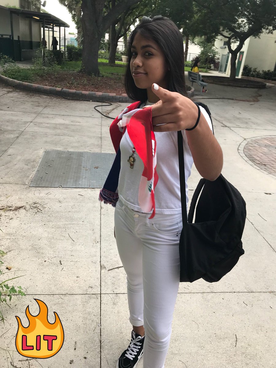 vibeuptitaaa's tweet photo. Day2// Rep Your Flag♥️ #mcaspiritweek2k17 #HocoWeek17 https://t.co/eamKB46MKK