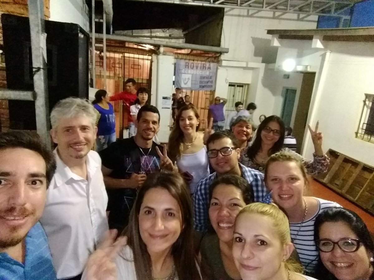DESMISIONES's tweet photo. Compartiendo la noche de martes con el equipo de conectar @flalomorales! #somosrenovacion https://t.co/2T3MGd12hv