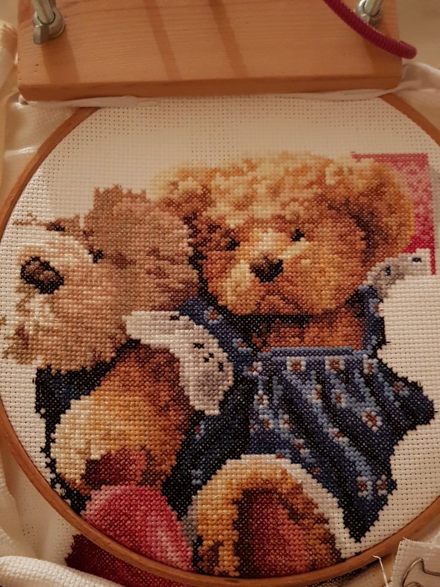 Knowlesstitcher's tweet photo. Day 7 starting to look amazing 😀 #deafcrossstitcher #crossstitch #needlecraft #stitchingfun https://t.co/h1Hvuo7BVg