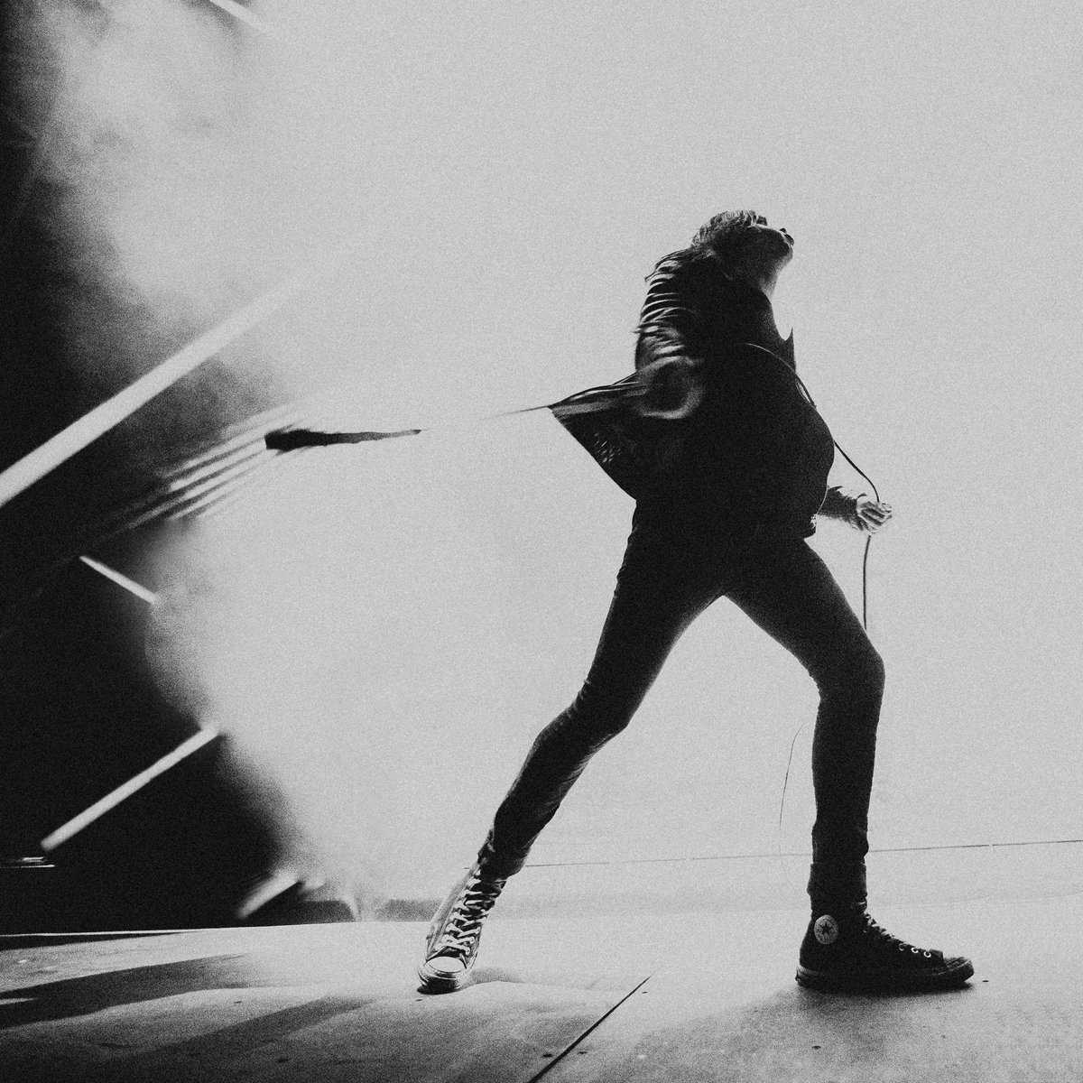 lorigutman's tweet photo. some pics of @UnderoathBand from @SelfHelpFest philly forever ago https://t.co/zwiLXSfxsl