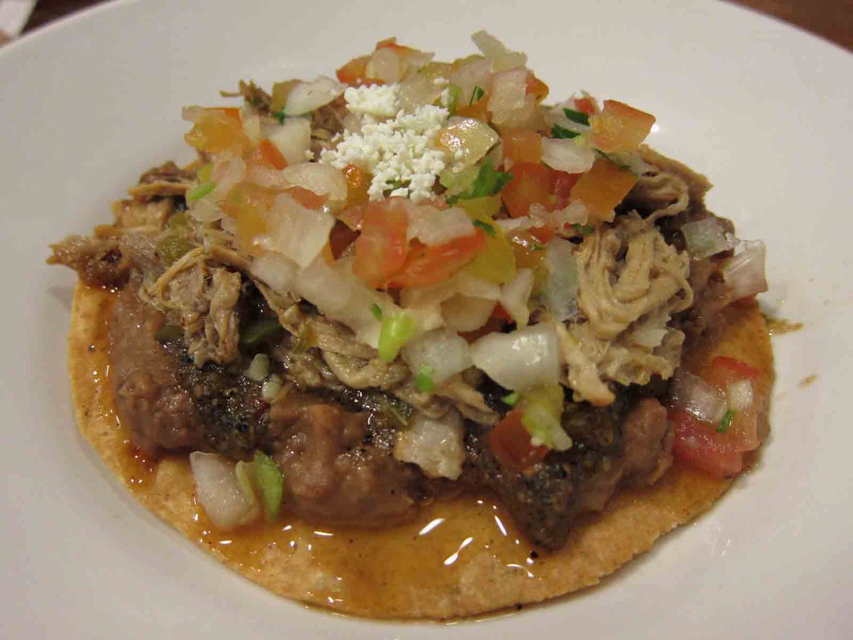 arcelyquillen's tweet photo. Want to go to Guatemala to have carnitas tostadas! #travel #ethnicfood #HRTteam https://t.co/n5gaNlTfwO