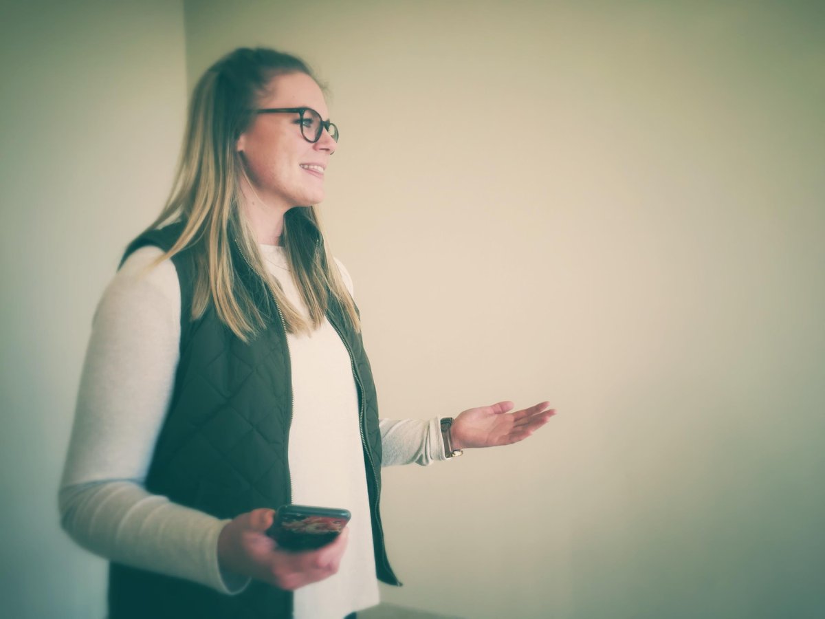 Soapbox_Agency's tweet photo. Each class, we have a small Devotional to give us an extra boost, taught by our wonderful Directors! https://t.co/h2mVuWeyOp