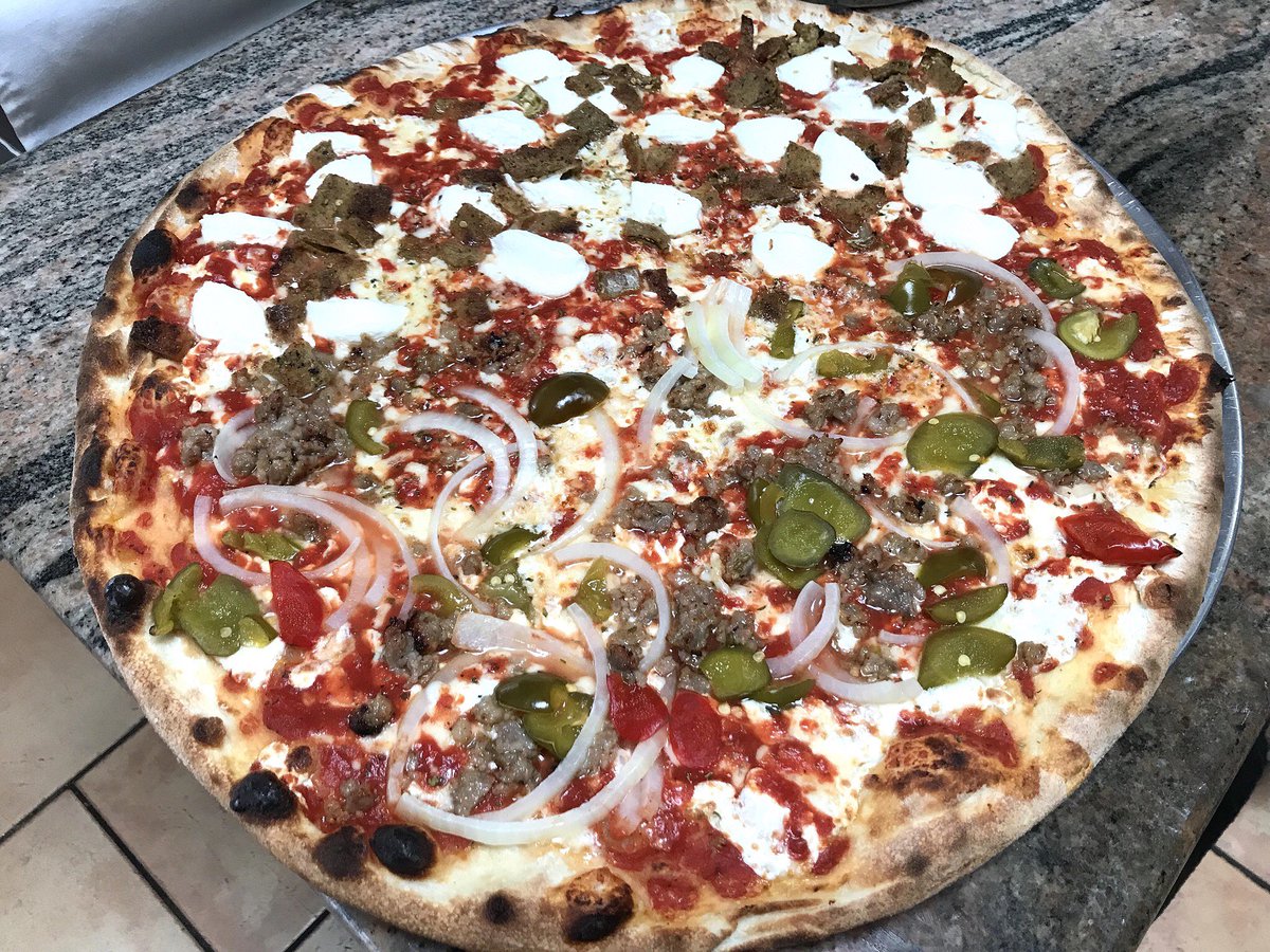 sacsplace's tweet photo. It’s time.
#astoria #jacksonheight #pizza https://t.co/s1hs5Ul3JS