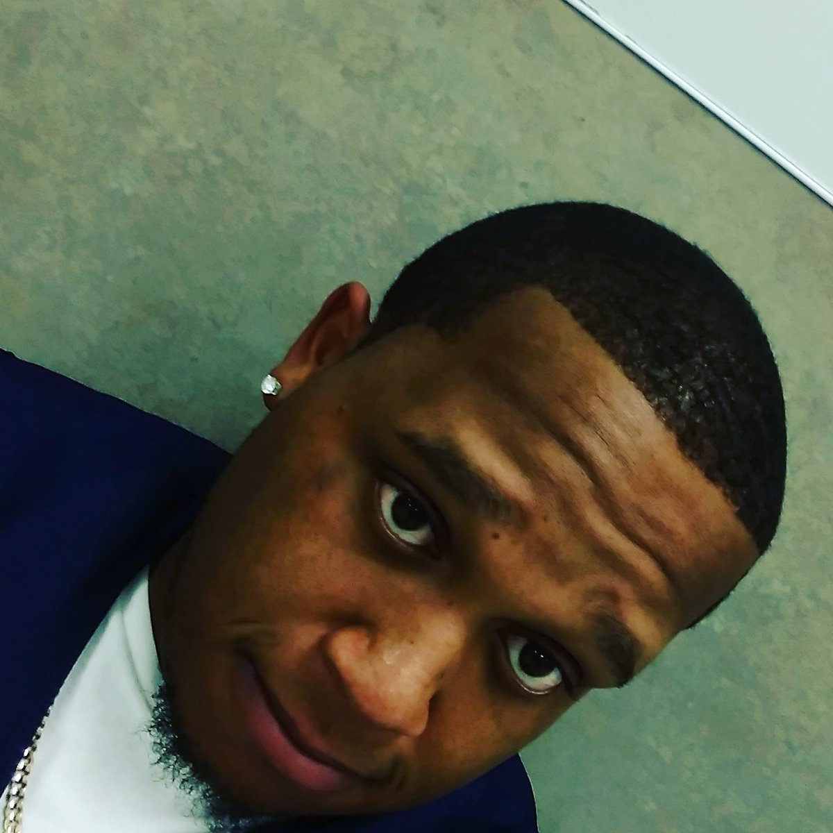 itsdatboy81's tweet image. At work bored