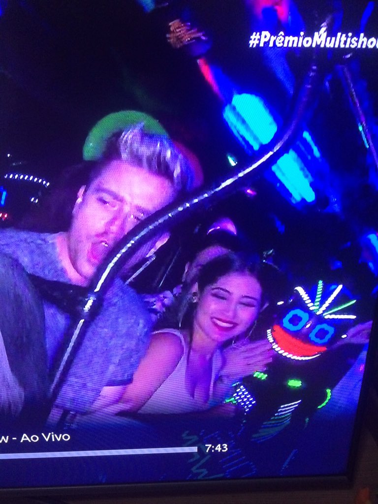ianzyli's tweet photo. @LubaTV Morrendo de rir https://t.co/JcDoVf8JtM