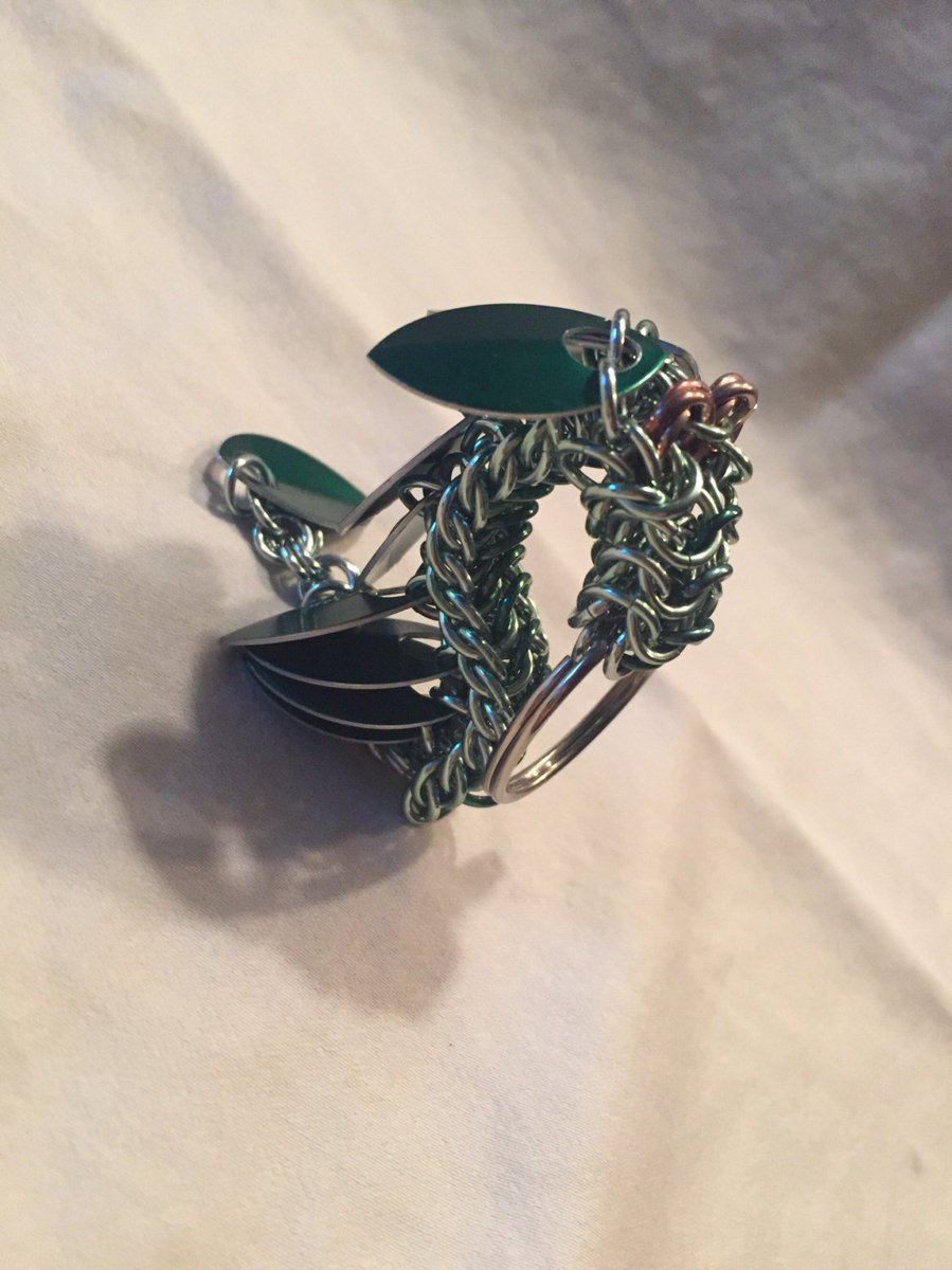 randomjewelry's tweet photo. Pet Dragon Chainmaille Keychain https://t.co/OfHnfhaDFY #shoplocal #RandomJewelry #Dragon https://t.co/qwPVOKFP7q