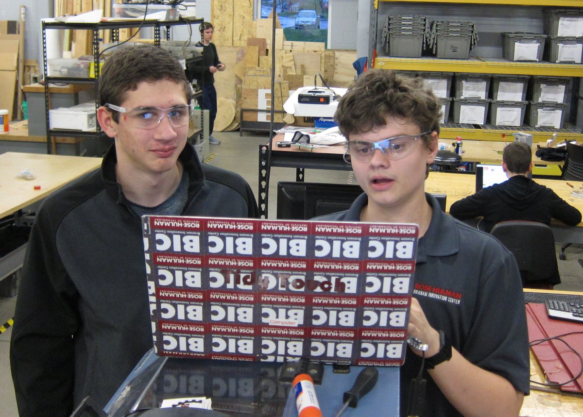 RoseHulmanBIC's tweet photo. Makers programming the laser cutter machine and testing LED lighting. @RoseHulman #Innovation https://t.co/1hdLvzjOvi
