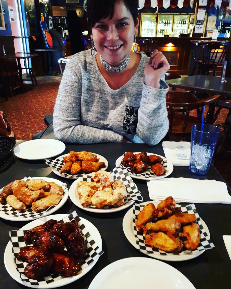 WhizKidd745's tweet photo. #wingnight at the #officebarandgrill with this beauty! #wingwasted https://t.co/BotX4yN5Nc