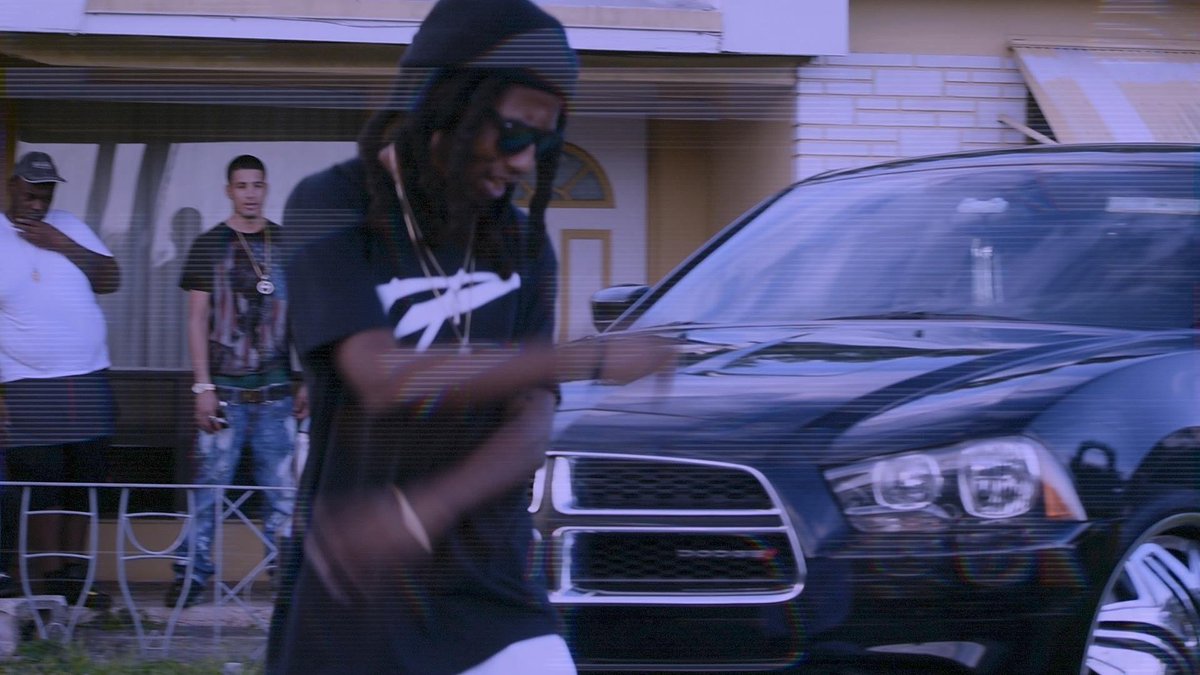 _bigtexaco's tweet photo. "how you bust2bust wit no auto or no lickz?? broke ass nigga!!" πΉπ₯π₯π₯
β’
#Lickz visual OTW!! shot by @EMoneyBaggs_
β’
β’
#FreeHBTilHBFree π https://t.co/jvwyirrtId