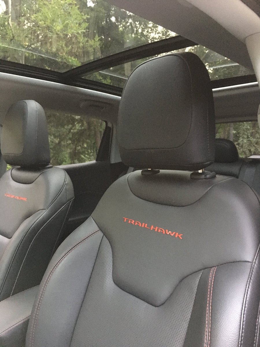 AutosDesign's tweet photo. #ADTest Jeep Compass 4x4 Trailhawk • Coqueta • | 2.4Lt y 180 HP por $659,900 #EnjoyhTheDrive https://t.co/hSWOMc0fhb