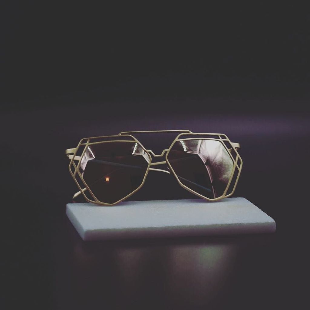MerayaOfficial's tweet photo. Try on these shades from your 📱, No more going to the store! link in bio
.
.
.
.
#fashiondiaries #accessories #acc… https://t.co/4JmiHycJ4B https://t.co/hgYMIQR9pQ
