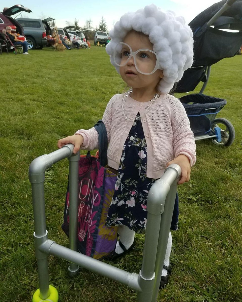DreamnAnnabella's tweet photo. My nieces Halloween costume wins https://t.co/RZIS43TEqL