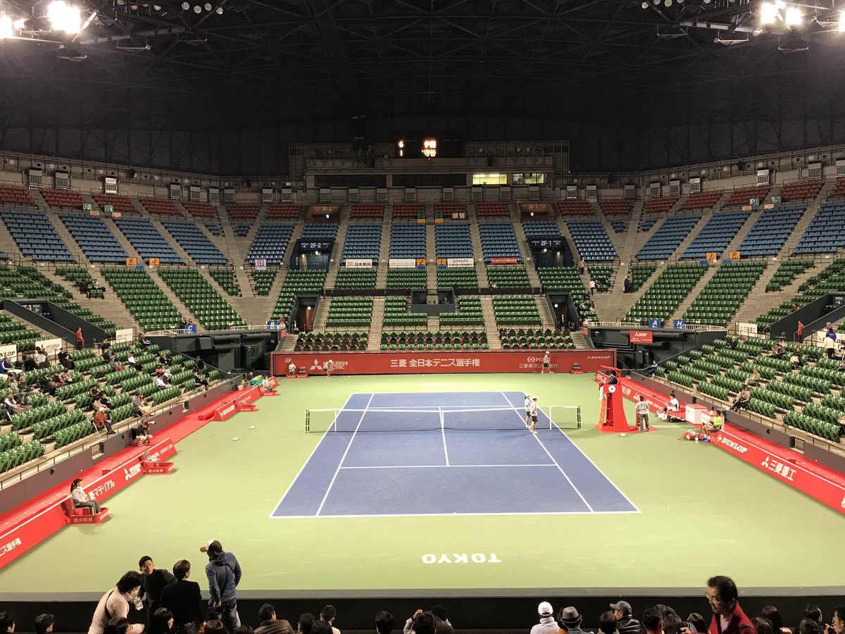 Uzivatel バモス わたなべ エグいくらい滑る Na Twitteru 伊藤選手 Vs 守谷選手 有明 有明コロシアム テニス 全日本選手権 雨