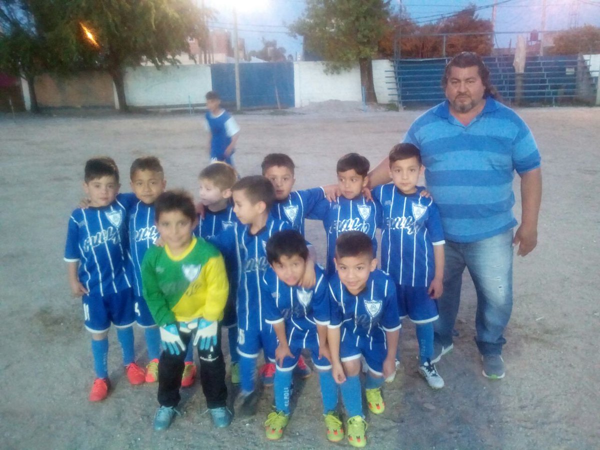 crisqui80's tweet photo. #Nopara Arranco jornada pendiente El Fortin vs. I. Malvinas y Poli Solano vs El CEF. Liga Municipal Quilmeña. Vamos x mas @QuilmesDeportes https://t.co/P2EDCMSqzN