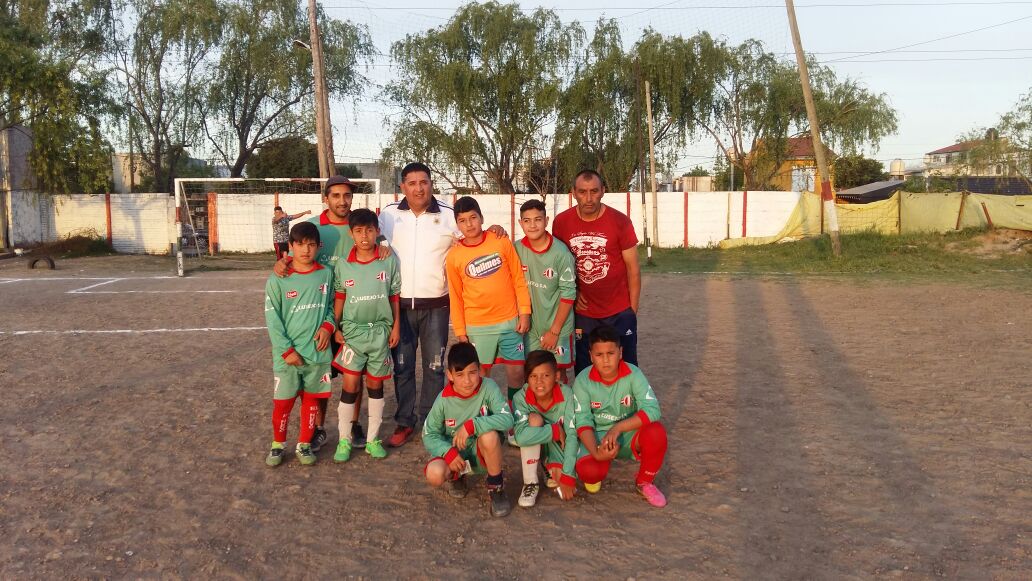 crisqui80's tweet photo. #Nopara Arranco jornada pendiente El Fortin vs. I. Malvinas y Poli Solano vs El CEF. Liga Municipal Quilmeña. Vamos x mas @QuilmesDeportes https://t.co/P2EDCMSqzN