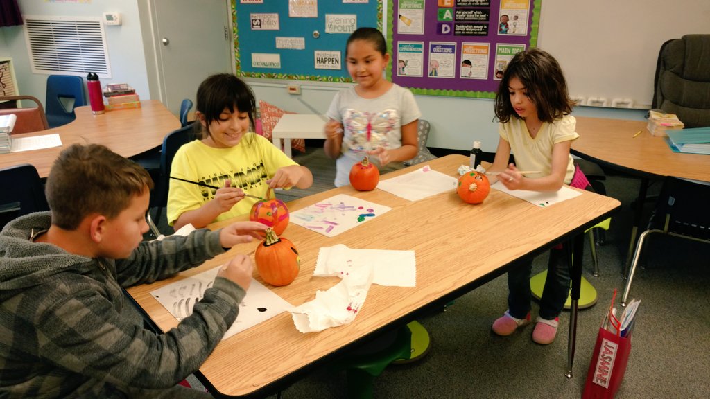 Mrs. Hunter tweet media