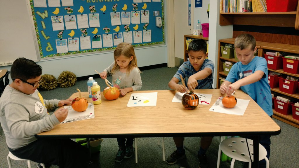 Mrs. Hunter tweet media