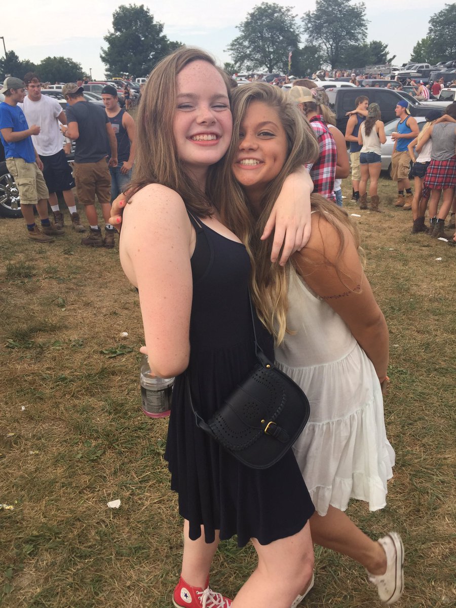 celestemurman's tweet photo. Happy birthday sister!!💜💜😘😋 @madhanna8 love u😛 miss you so much😩😩 https://t.co/2mAdy7O8ec