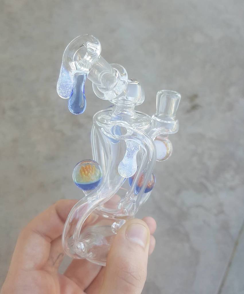trappedglass's tweet photo. -Sold- 🍬👻 #SecretWhite &amp; #BlueDream Drippy Pocket Spinner to match a water spinner I made not to long ago. 🙌🌊 #tra… https://t.co/jbRil3nae9 https://t.co/wvY4JHT81c