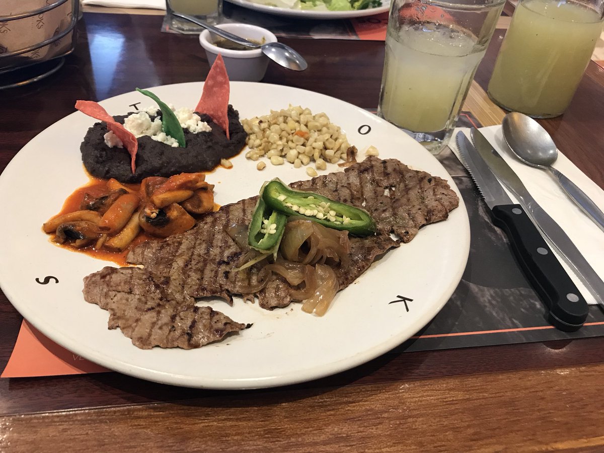 Bernice_CP's tweet photo. Y va de nuevo, comidita con la mejor compañía de todas, mi ama #toksags #tqmMa https://t.co/p8xISvzees