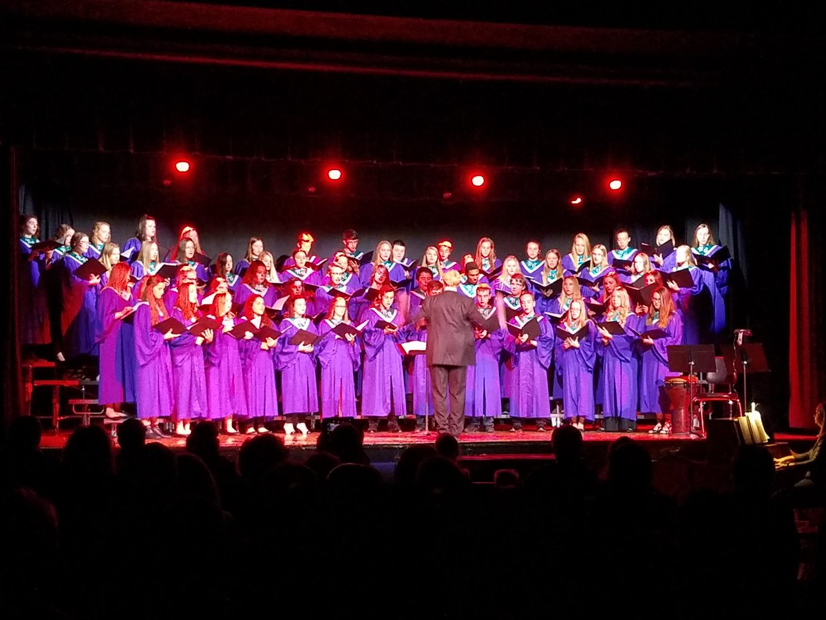 Neat show for @NCChoir tonight. Happy to see so many of our @northcedarcsd students involved in multiple activities! #goknights