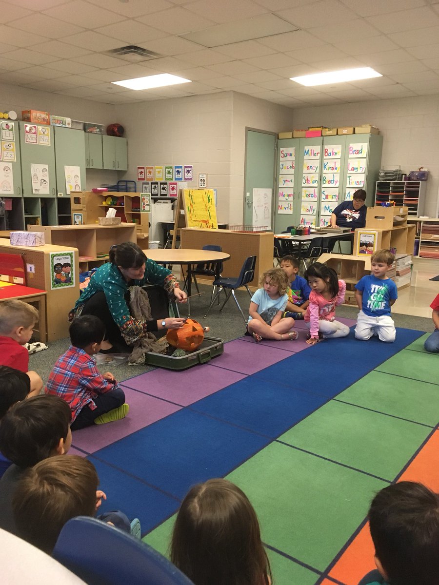 msgonzalesmde's tweet photo. Another great day with Ms. Bailey and the WITS program. #pk #pumpkinpuppetshow @MDEJJordan https://t.co/6CG1Ttqqvd